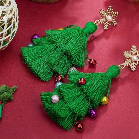 Unbranded Christmas Tree Tassel Beaded Earrings gold green blue red faux pearl - Picture 4 of 13